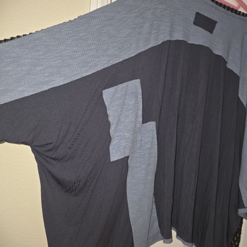 POL Soft V-Neck Boho Top Size M NWOTs - Picture 5 of 5